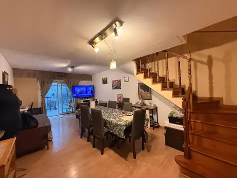 Depto Tipo Casa 5 ambientes con 2 baños