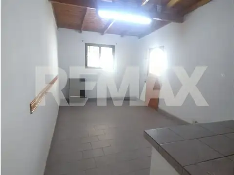 Casa 6 ambientes con 1 baño