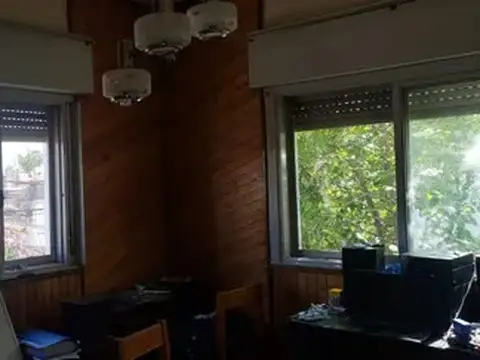 2 Locales + Depto 1° Piso Entrada Independiente