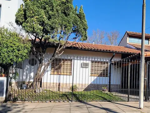 De Las Violetas 6400