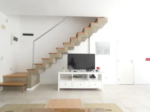 Depto Tipo Casa 3 ambientes con 2 baños