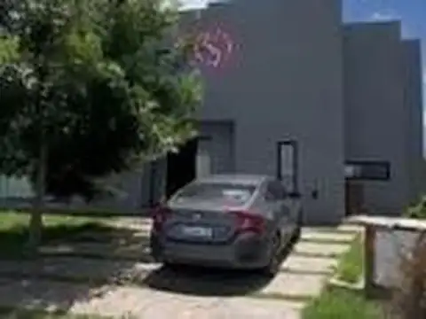 Casa  en Venta en Haras Santa Maria, Escobar, G.B.A. Zona Norte