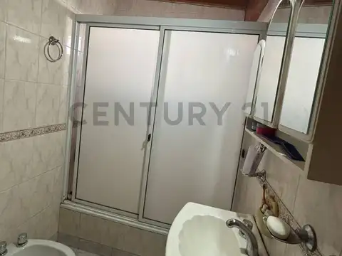 Dos casas en una | 7 habitaciones y 4 baños | España 1274