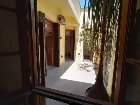 Juan Bautista Alberdi  al 2600