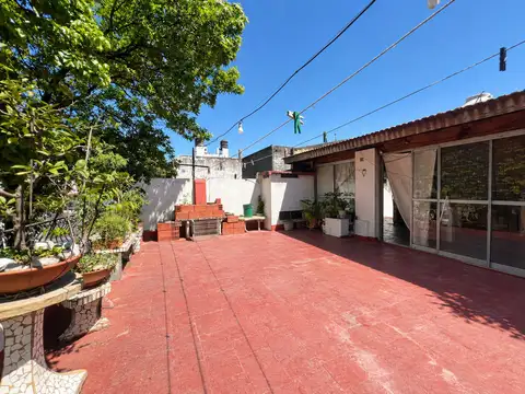 PH tipo casa al frente con terraza propia