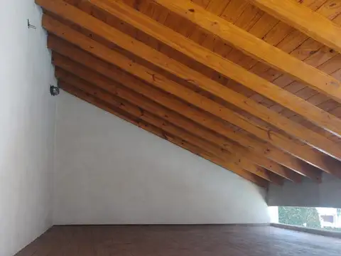 Depto Tipo Casa en Alquiler de 3 dormitorios