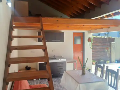 Depto Tipo Casa en Alquiler de 4 ambientes