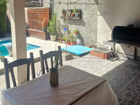 Depto Tipo Casa 4 ambientes con 2 baños