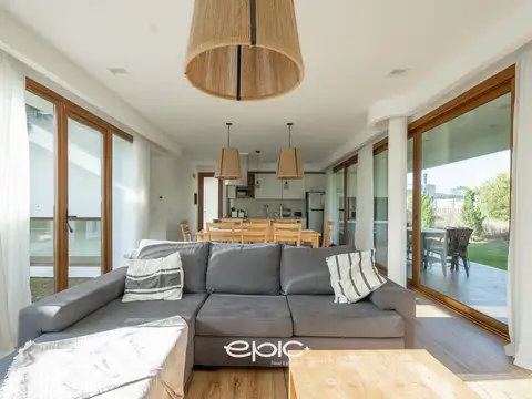 Casa en Venta en Costa Esmeralda, USD 320.000