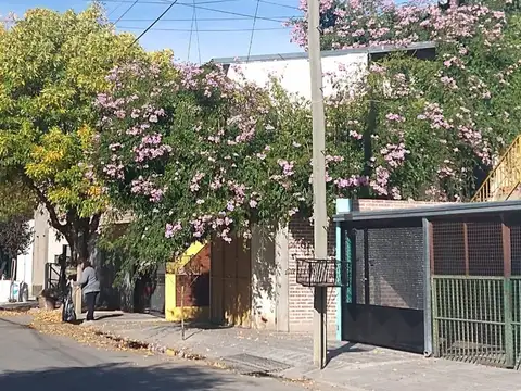 Casa tipo duplex en 827 viviendas, en Gral. Roca 