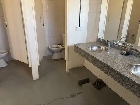 ALQUILER LOCAL SOBRE AV. GAONA