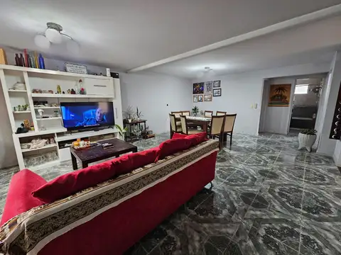 Casa en Venta en Garin, USD 82.000