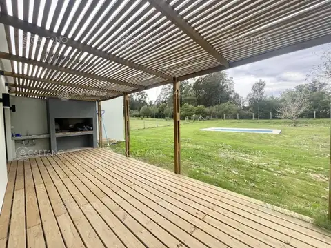 Casa 4 ambientes con 2 baños