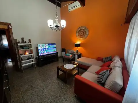 Venta Casa Jardín Parque Parrilla Banfield Permuta