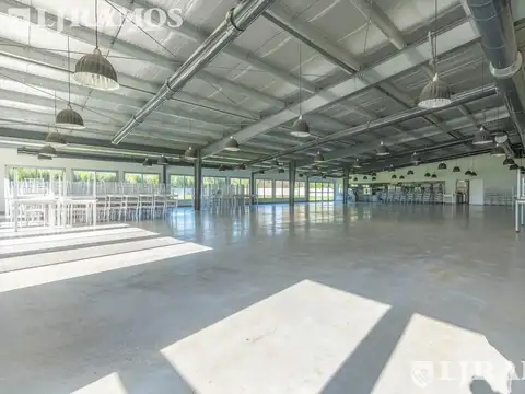 Oficina en Venta con 50 cocheras