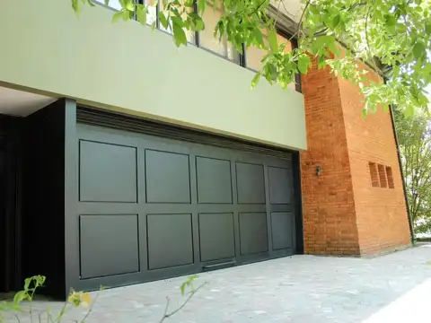 Casa 6 ambientes con 4 baños