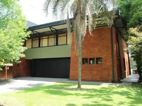 Residencia de Autor con Vista al Golf – Arquitectura Vanguardista Única en Golfers Country Club