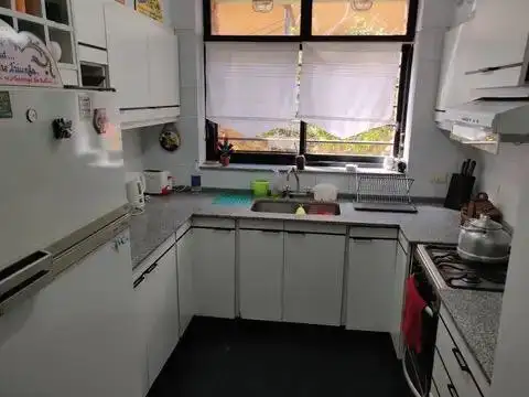 Casa 5 ambientes con 4 baños
