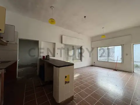 Alquiler de local 430 mts2 en Juan Florio