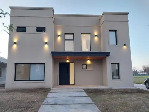 Casa en Alquiler de 3 dormitorios