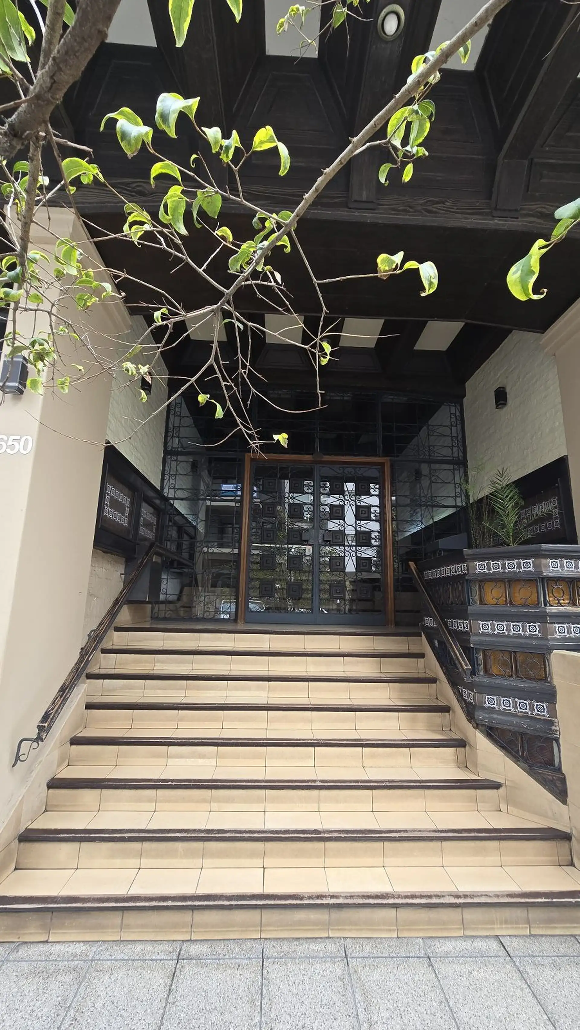 Venta Departamento 3 Ambientes Con Balcón Cochera