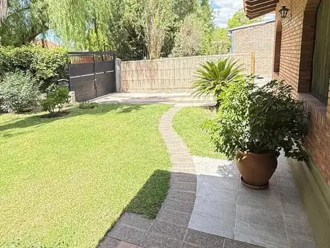 Casa 6 ambientes con 3 baños