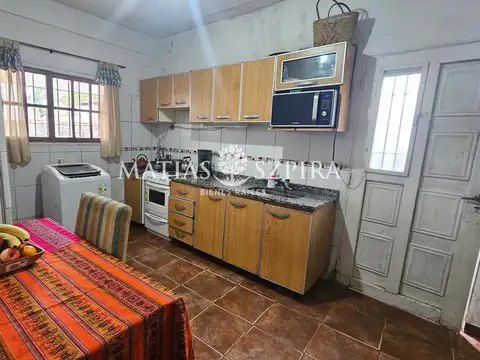 Casa 4 ambientes con 2 baños