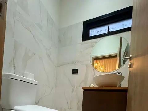 Casa 5 ambientes con 3 baños