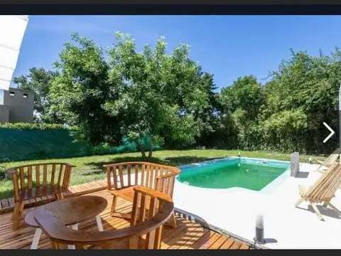 Casa 4 ambientes con 2 baños