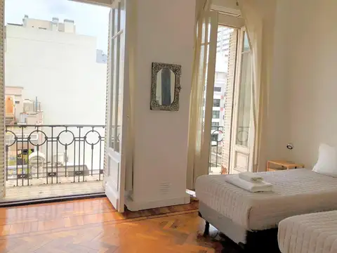 Oficina 5 ambientes con 3 baños