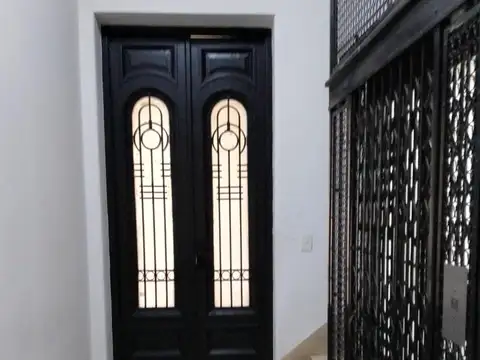 VIAMONTE 1596 reciclado entero