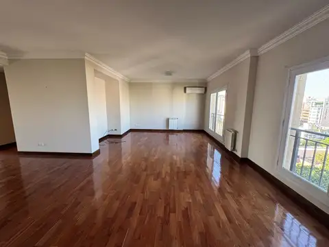 Departamento cuatro ambientes con cochera en alquiler - Quilmes centro