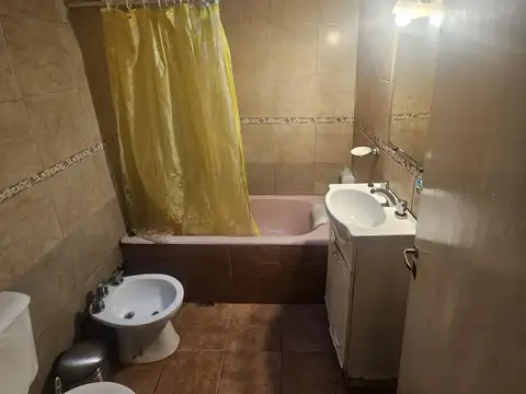 Casa 2 dormitorios en Barrio Industrial