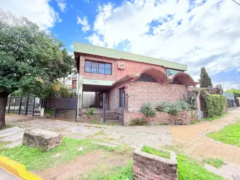 CASA EN 2 PLANTAS - APTO A CREDITO