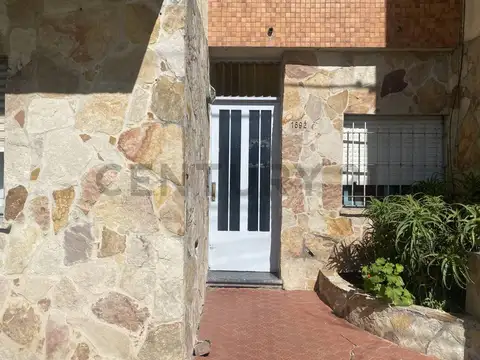 38 e/ 28 y 29. VENTA PH DOS DORMITORIOS.