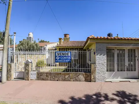 CASA CON DEPARTAMENTO DE PASILLO Y AMPLIO TERRENO