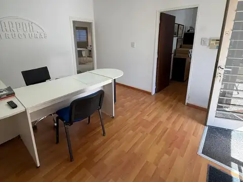 ALQUILO OFICINA AMOBLADA