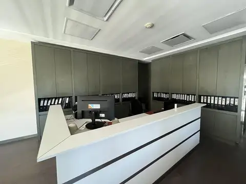 Importante oficina en alquiler en edificio bureau