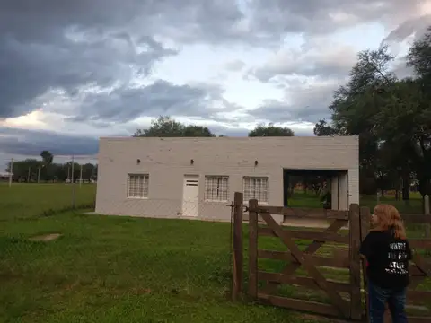 Casa de 2 dormitorios con pileta en La Mansa, para vivir y descansar!