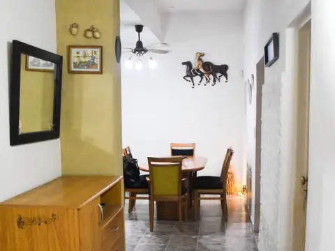 CASA EN VENTA VALENTIN ALSINA EXCELENTE ESTADO