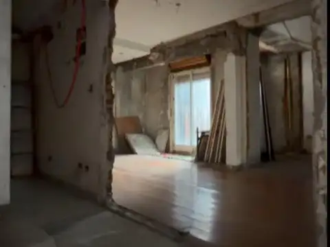 Edificio Comercial Vivienda con locales de 300M2