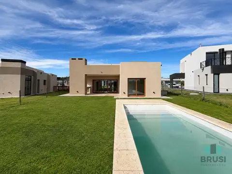 Casa en Venta al Este