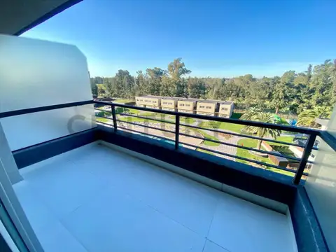 MONOAMBIENTE CON COCHERA CUBIERTA Y VISTA AL GOLF - RENATA GOLF