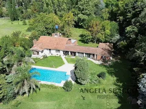 Hermosa Casa quinta en Barrio parque el Remanso.