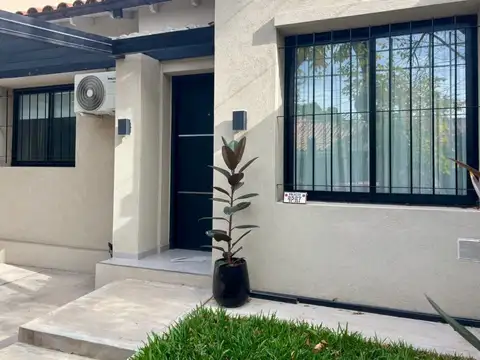 Casa Chalet  en Venta en Ciudad Jardin, Tres de Febrero, G.B.A. Zona Oeste