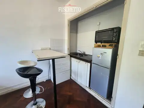 Hindú Club (Don Torcuato)  - Monoambiente equipado con vista a Av del golf. Piso 1°.