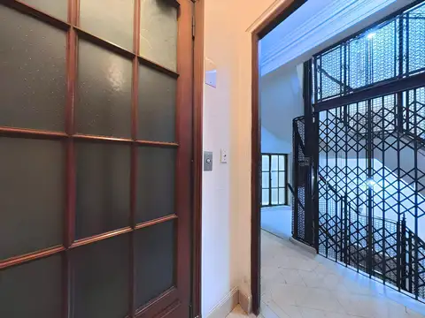 Venta 5 ambientes de categoría edificio histórico