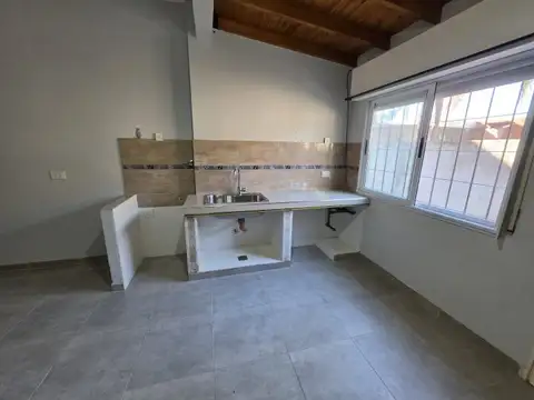 Depto Tipo Casa en Alquiler de 1 dormitorio