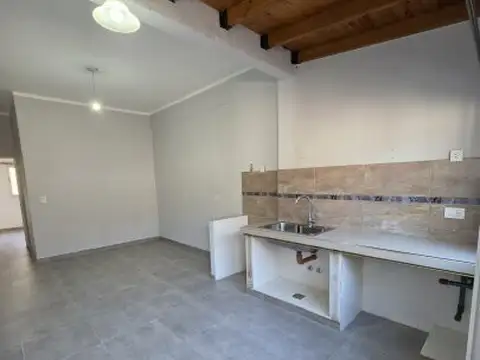 Depto Tipo Casa en Alquiler en Moron, $ 430.000