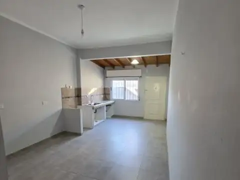 Depto Tipo Casa 2 ambientes con 1 baño